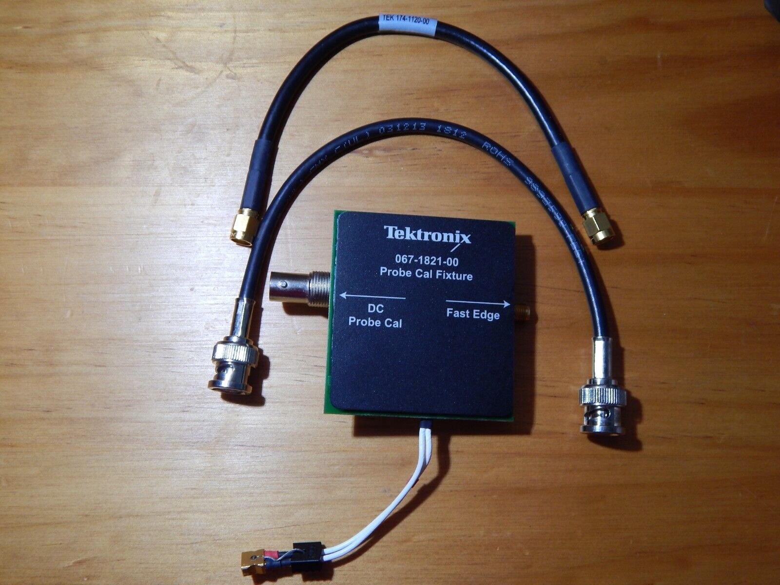 Tektronix 067-1821-00 Probe Cal Fixture with 012-0208-00, 174-1120-00 Cables Tektronix 067-1821-00 Probe Cal Fixture with 012-0208-00, 174-1120-00 Cables